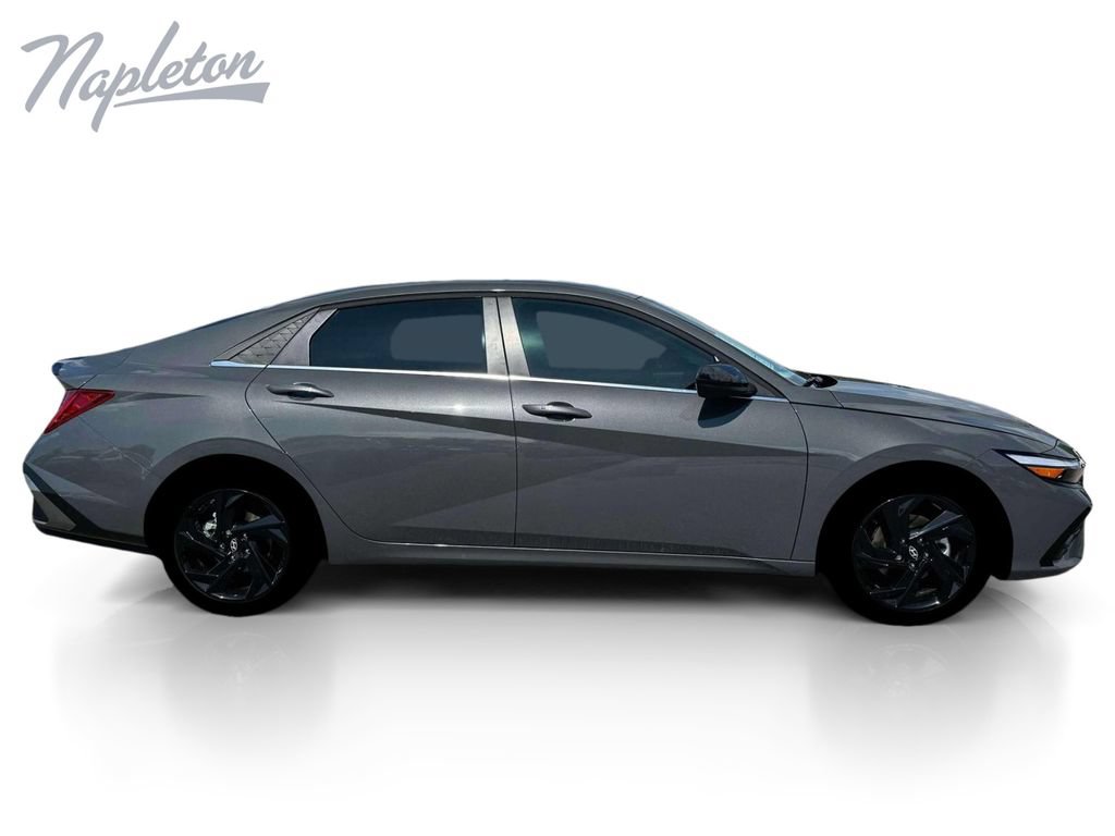 New 2026 Hyundai Elantra SEL Sport Premium FWD image 11