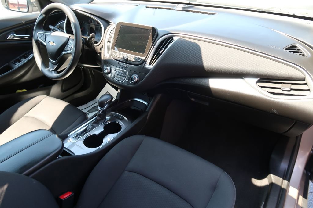 Used 2023 Chevrolet Malibu LT w/ Driver Confidence Package FWD image 10