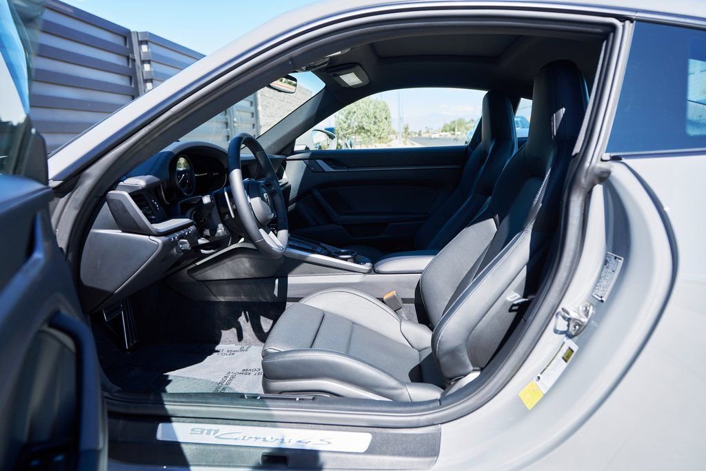 Used 2024 Porsche 911 Carrera 4S w/ Premium Package image 25