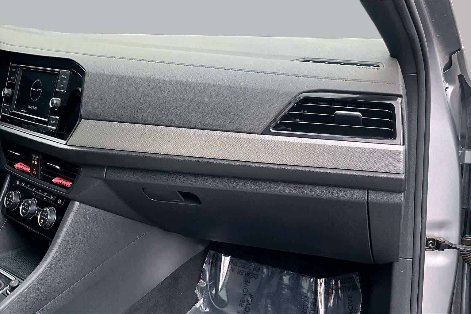 Used 2019 Volkswagen Jetta R-Line w/ R-Line Cold Weather Package FWD image 19