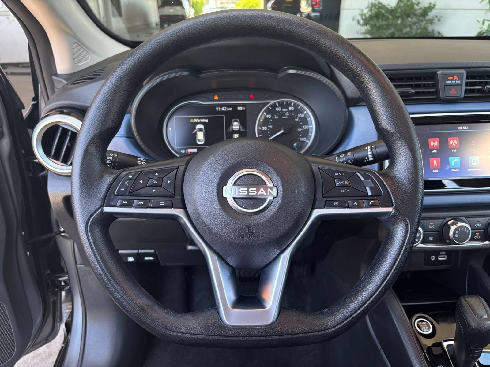 Used 2025 Nissan Versa SV FWD image 27