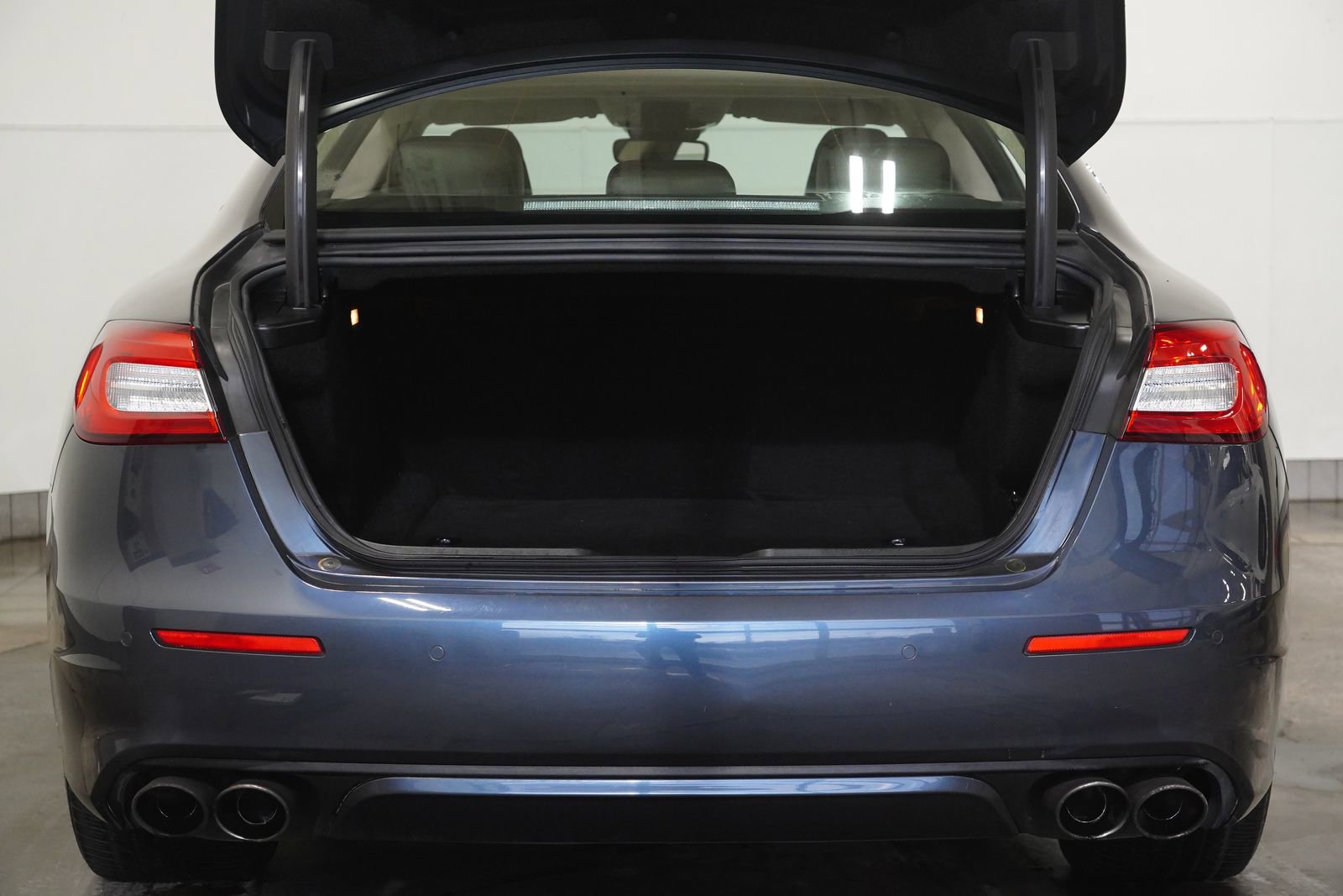 Used 2020 Maserati Quattroporte S GranLusso Q4 image 32