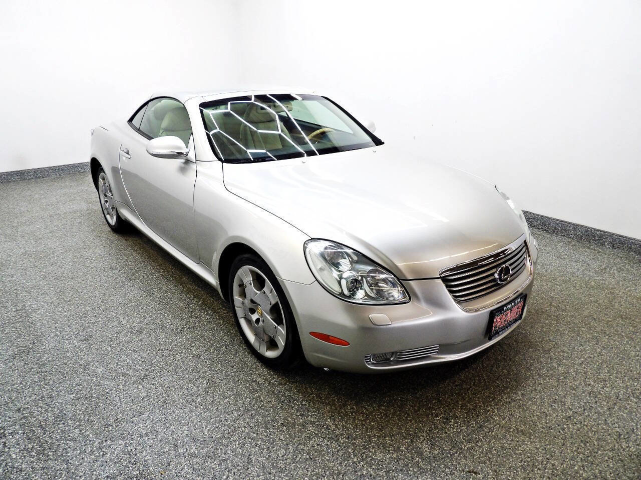 Used 2004 Lexus SC 430 Convertible RWD image 3