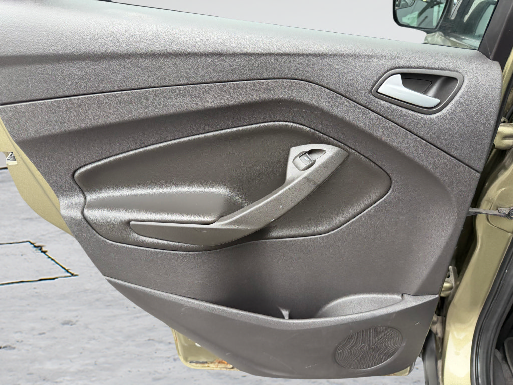 Used 2013 Ford Escape SE FWD image 43