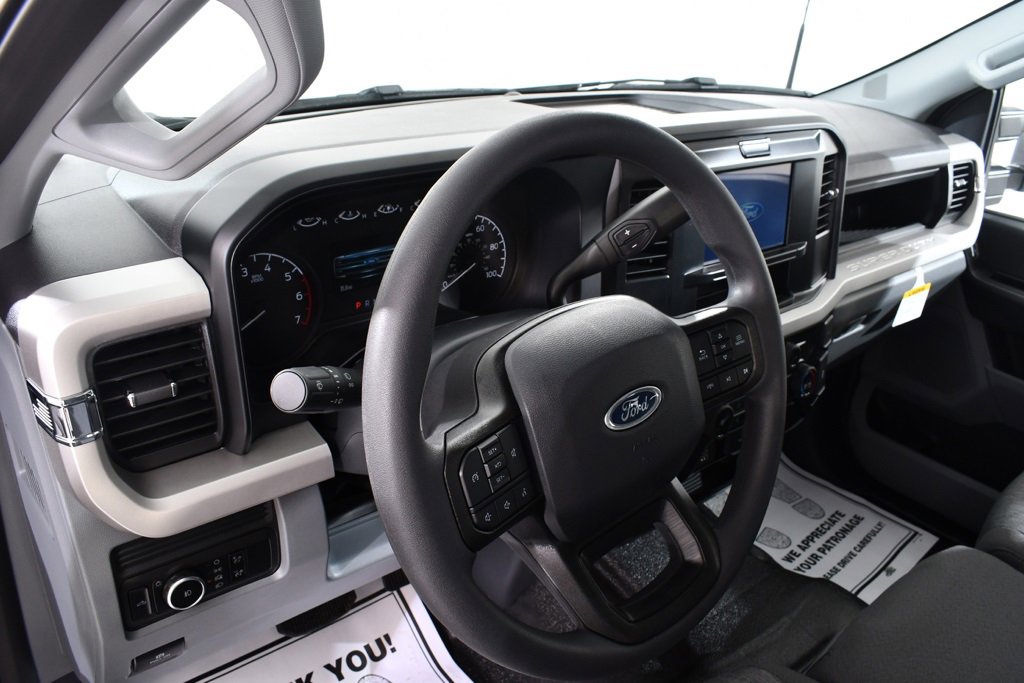New 2025 Ford F250 XLT image 11