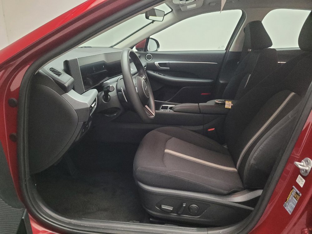 Used 2025 Hyundai Sonata SEL FWD image 17