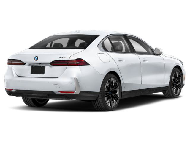 Used 2024 BMW 530i xDrive w/ Premium Package AWD/4WD image 2