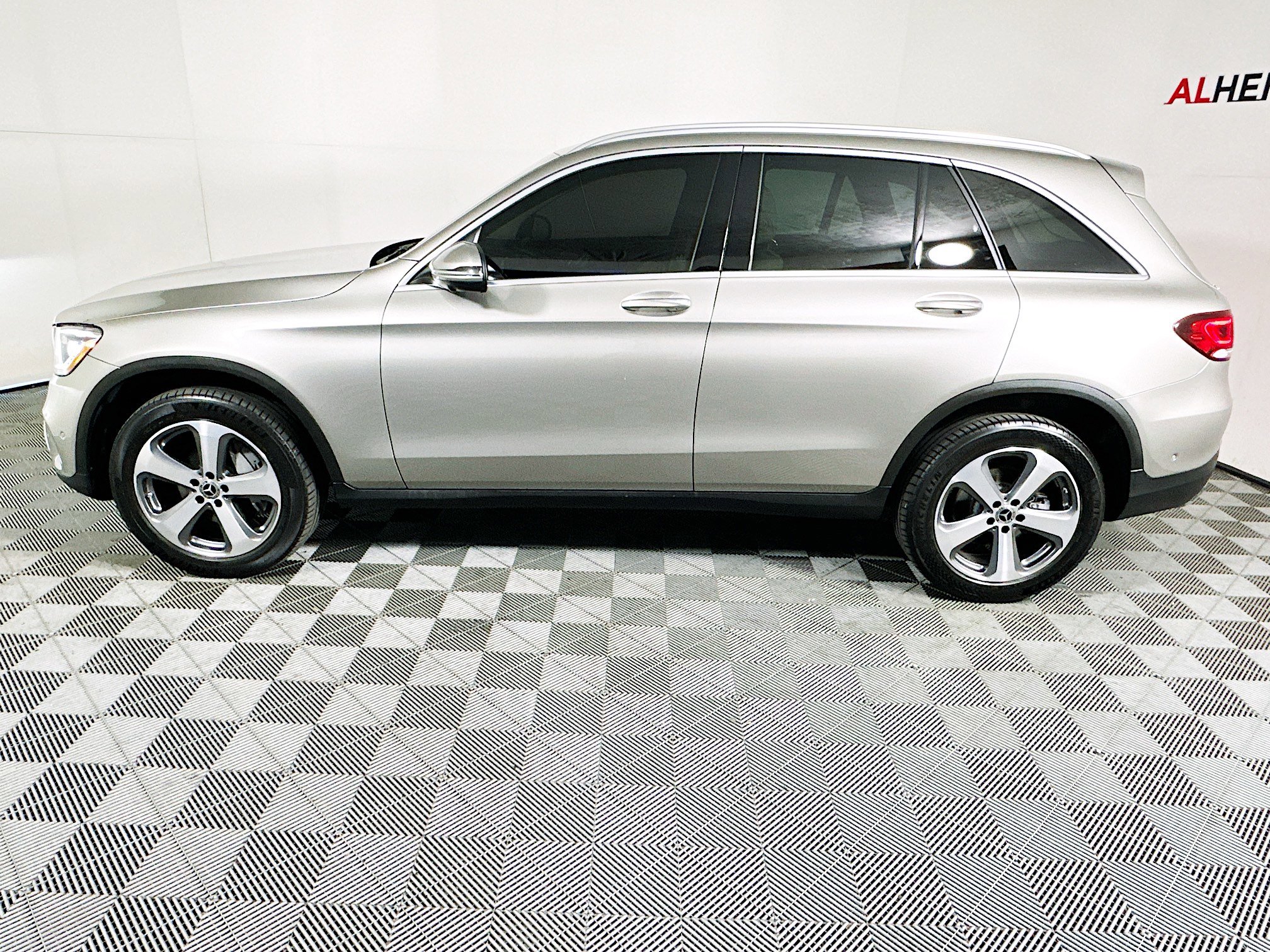Used 2022 Mercedes-Benz GLC 300 4MATIC image 6