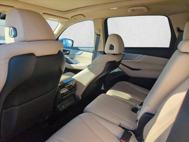 Used 2025 Acura MDX FWD image 18