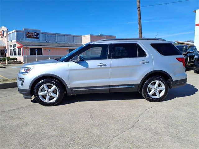 Used 2019 Ford Explorer XLT w/ Equipment Group 201A image 2