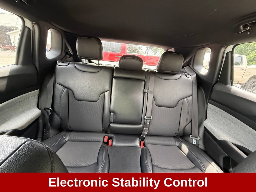 Used 2024 Jeep Compass Latitude AWD/4WD image 18