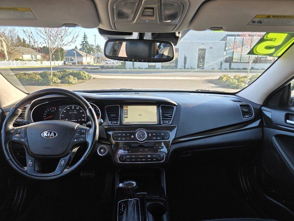 Used 2015 Kia Cadenza Premium w/ Technology Package FWD image 9