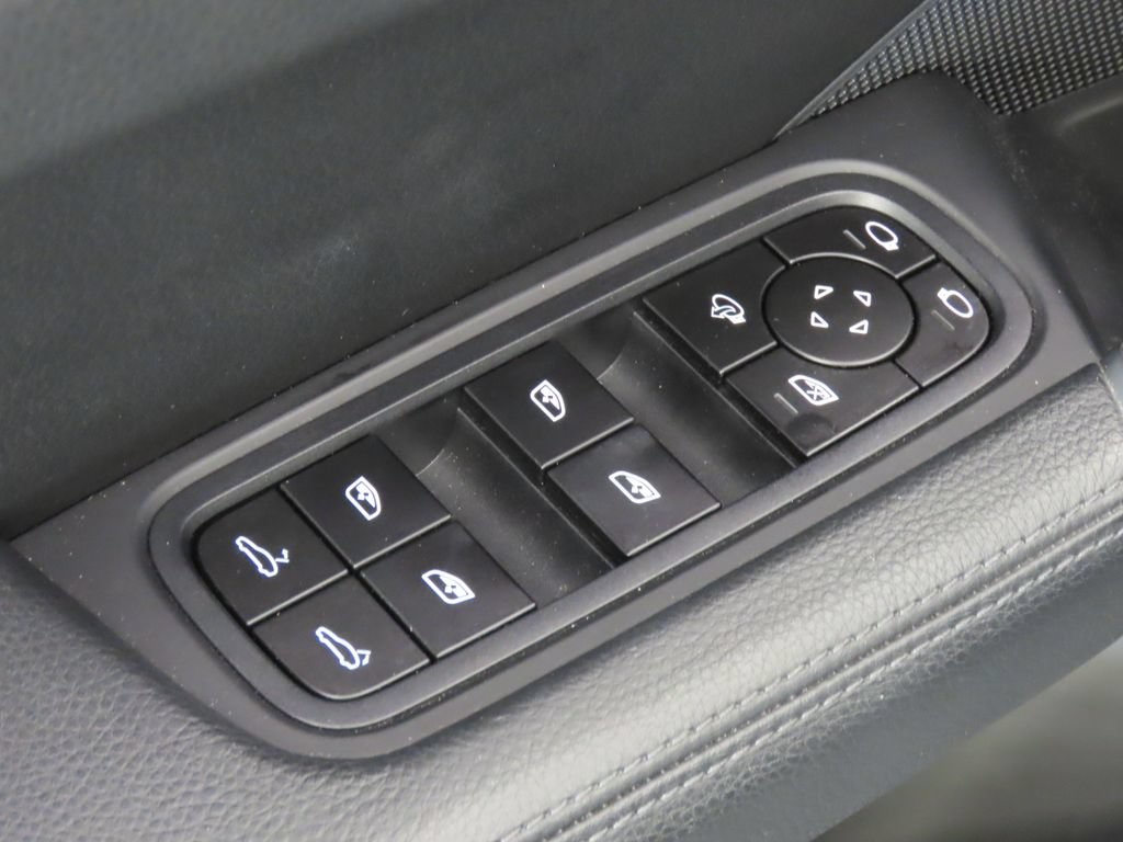 Certified 2023 Porsche Cayenne Coupe AWD/4WD image 38