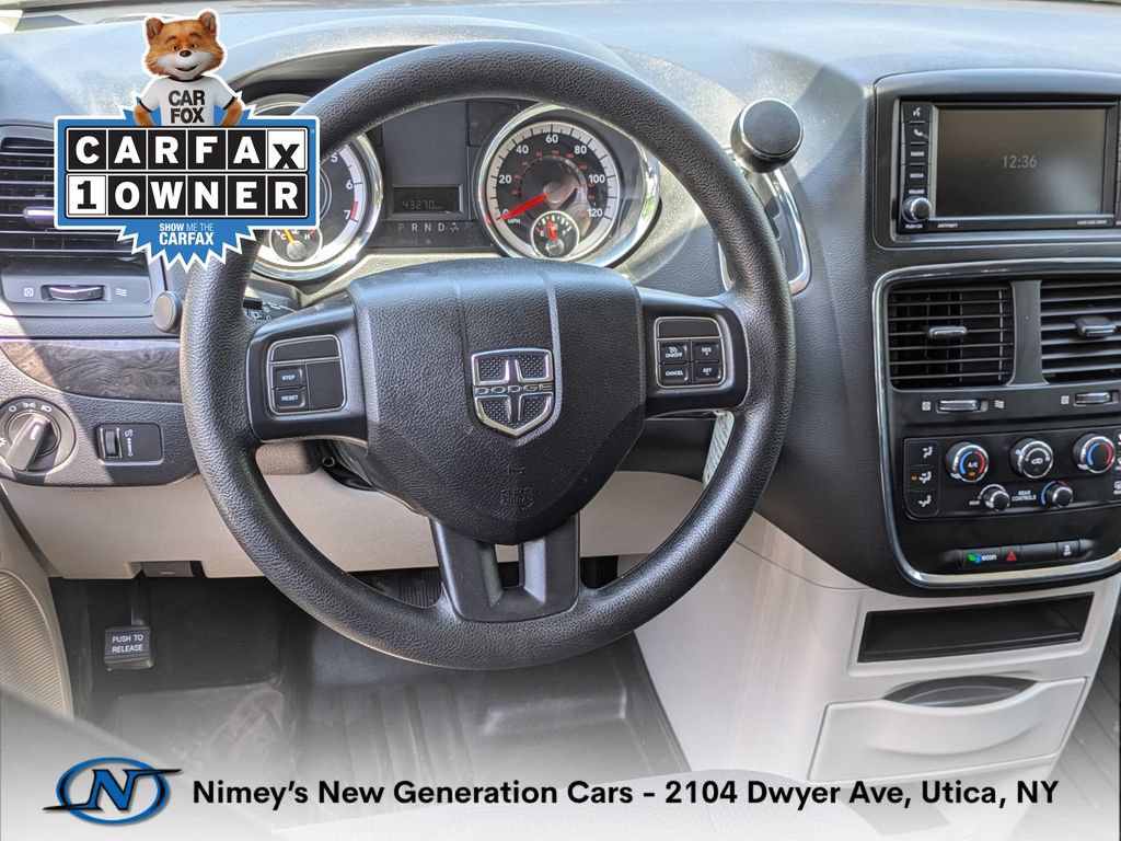 Used 2019 Dodge Grand Caravan SE FWD image 4