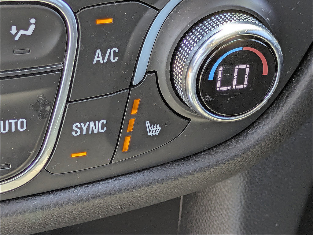 Certified 2023 Chevrolet Equinox LT FWD image 24