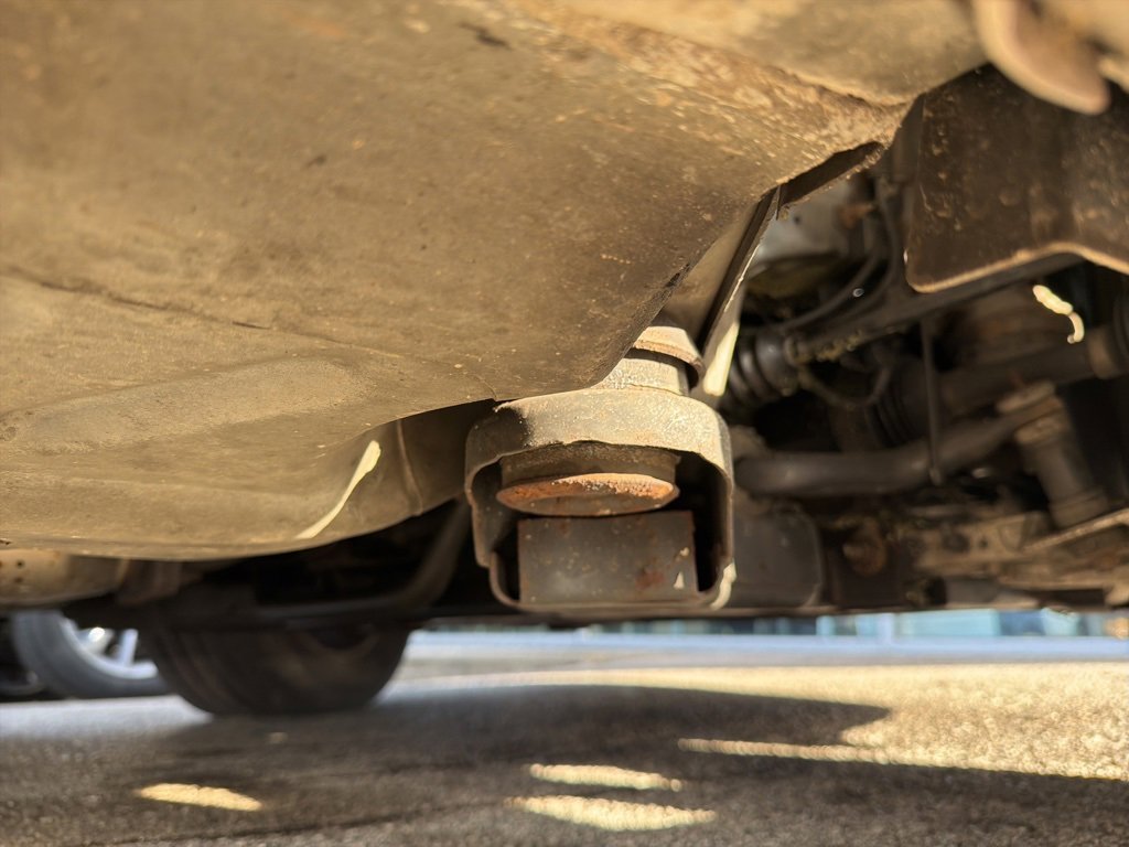 Used 2002 Cadillac De Ville DTS w/ Premium Equipment Pkg image 16