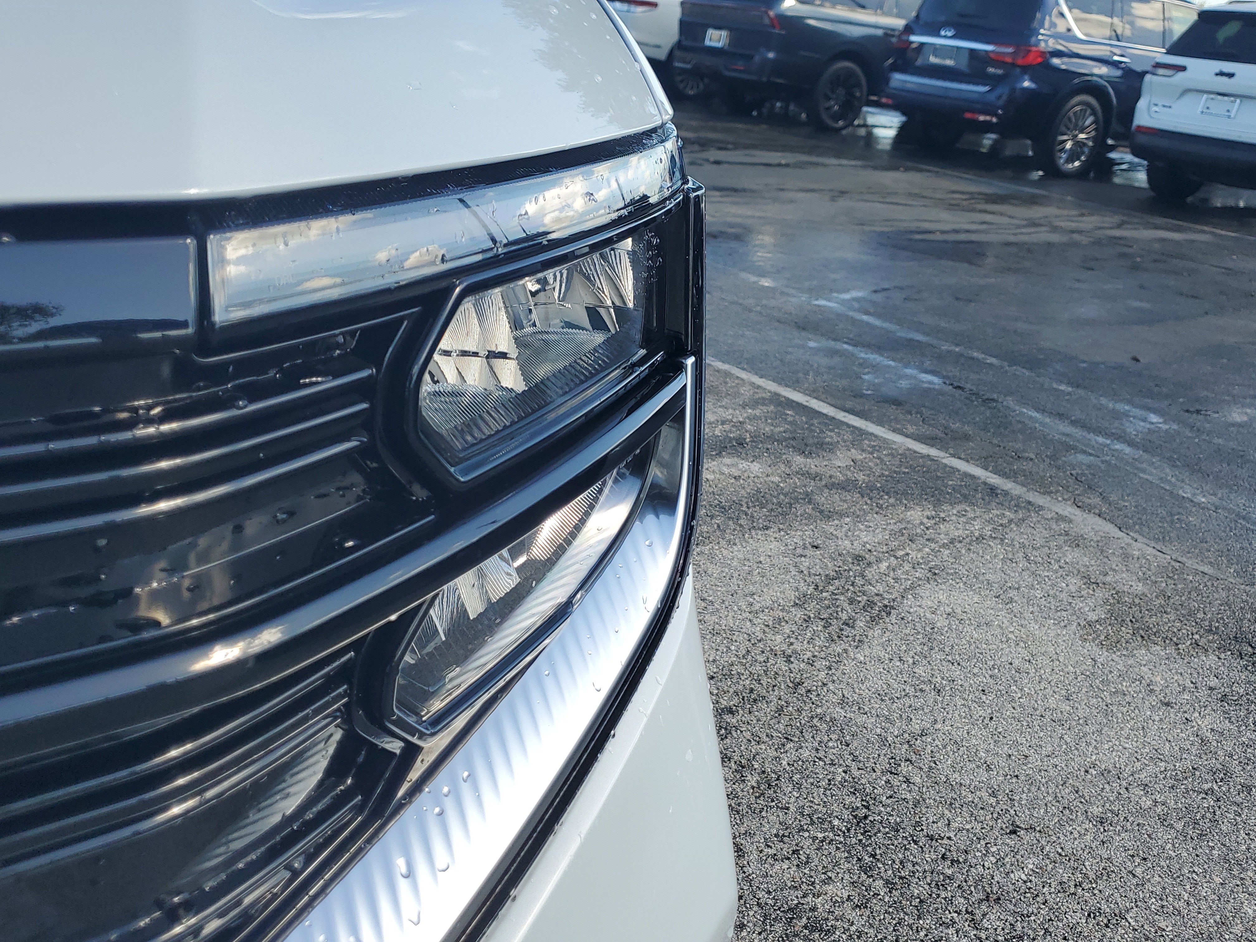 Certified 2025 Ford Expedition Platinum w/ Driver's Package image 3