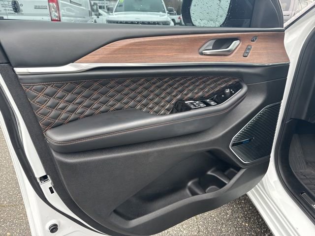 Used 2022 Jeep Grand Cherokee Summit w/ Advanced Protech Group IV image 22