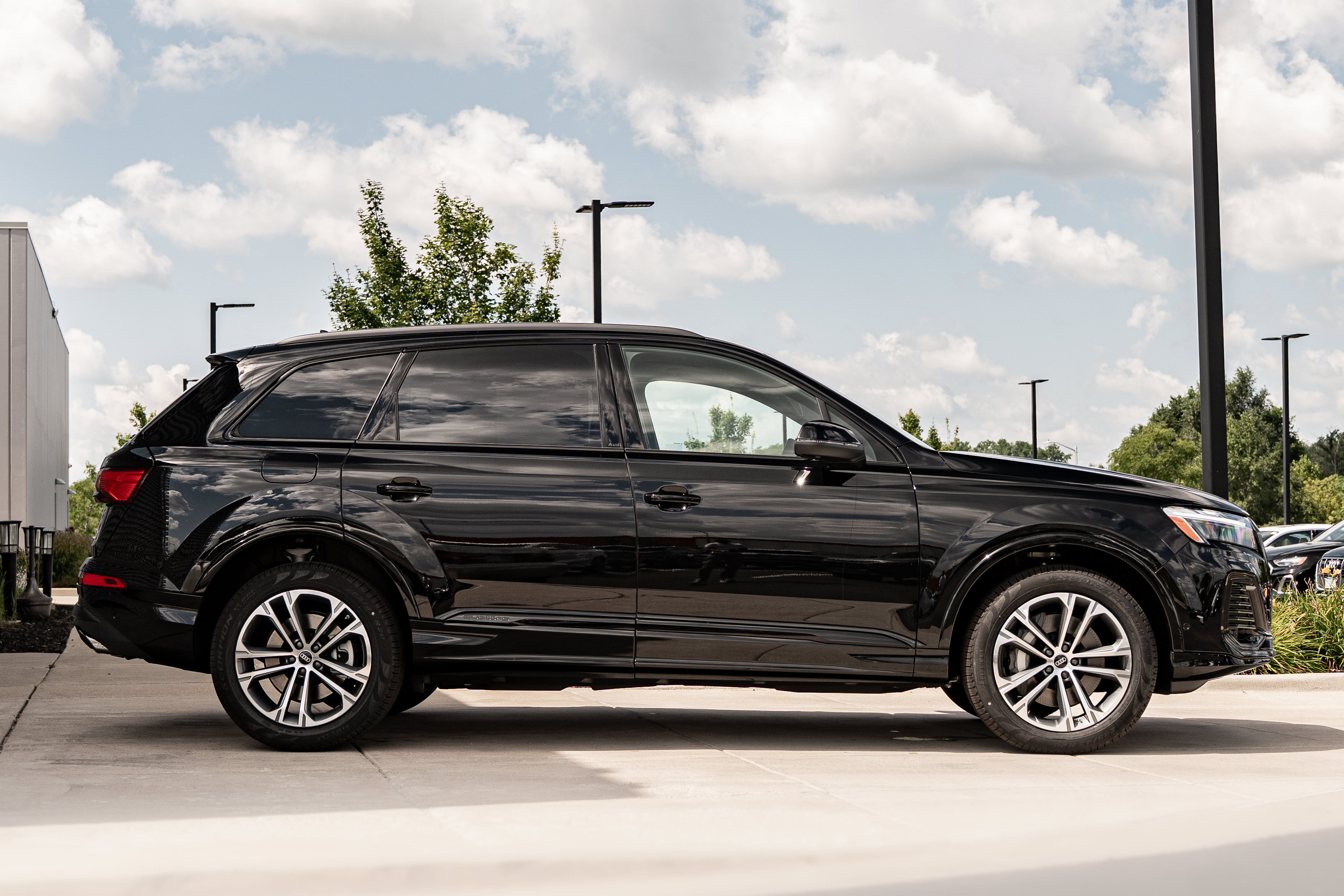 New 2026 Audi Q7 2.0T Premium AWD/4WD image 3