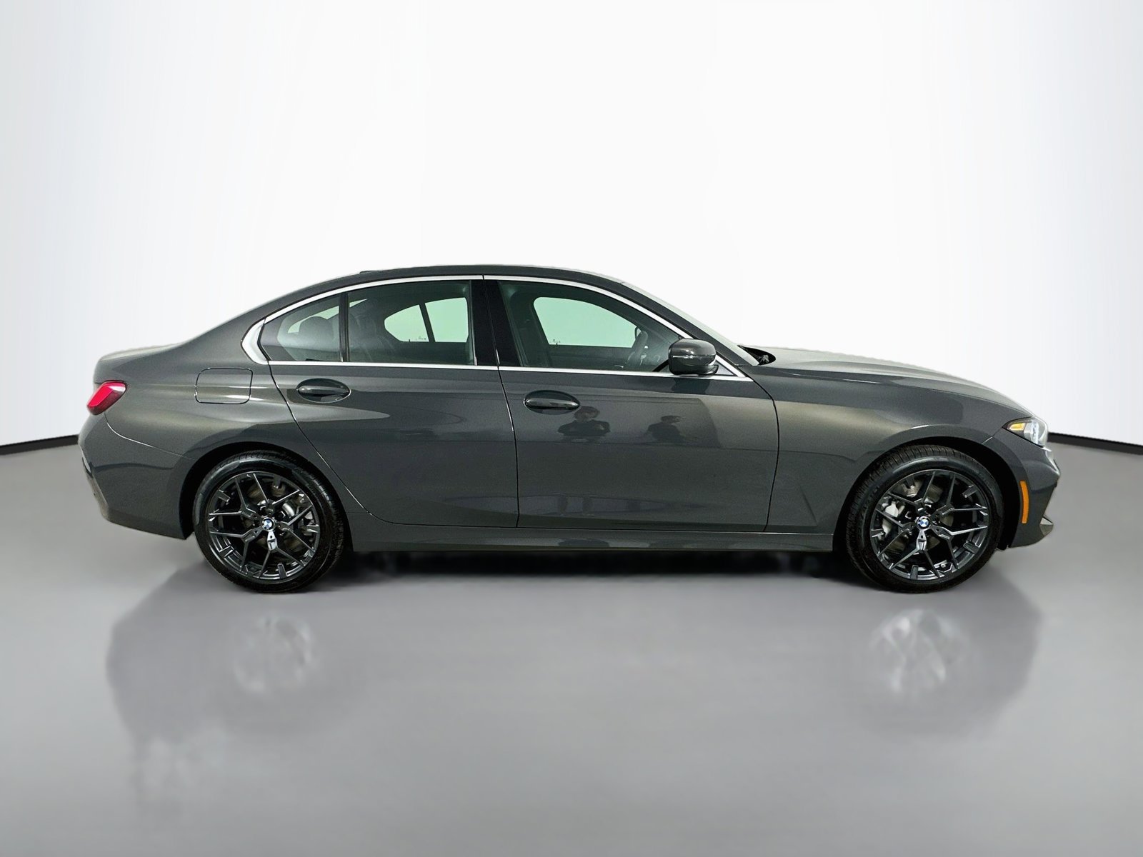 New 2026 BMW 330i xDrive Sedan w/ Premium Package AWD/4WD image 4