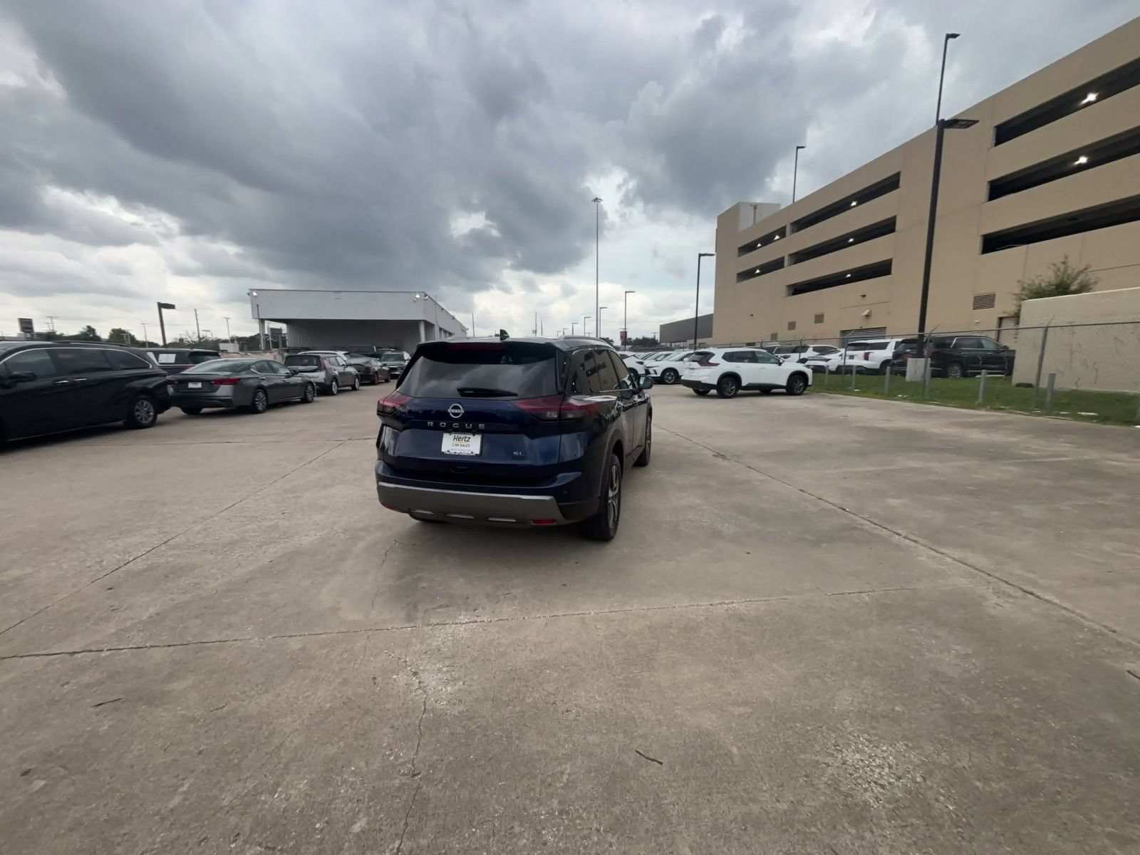 Used 2026 Nissan Rogue SL FWD image 14