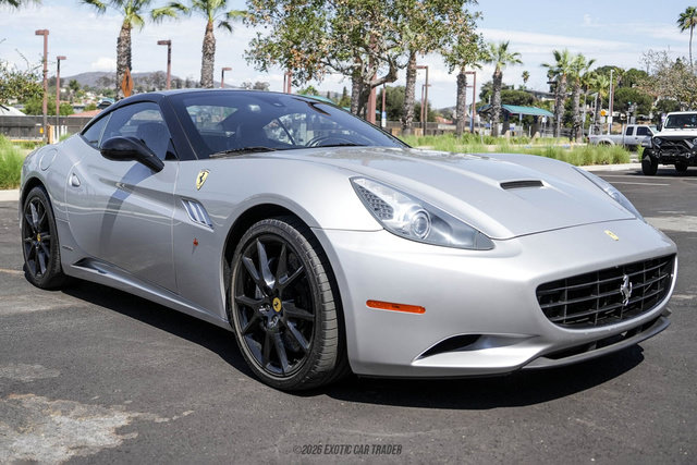 Used 2012 Ferrari California RWD image 22