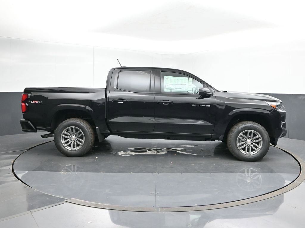 Used 2024 Chevrolet Colorado LT w/ LT Convenience Package III image 6