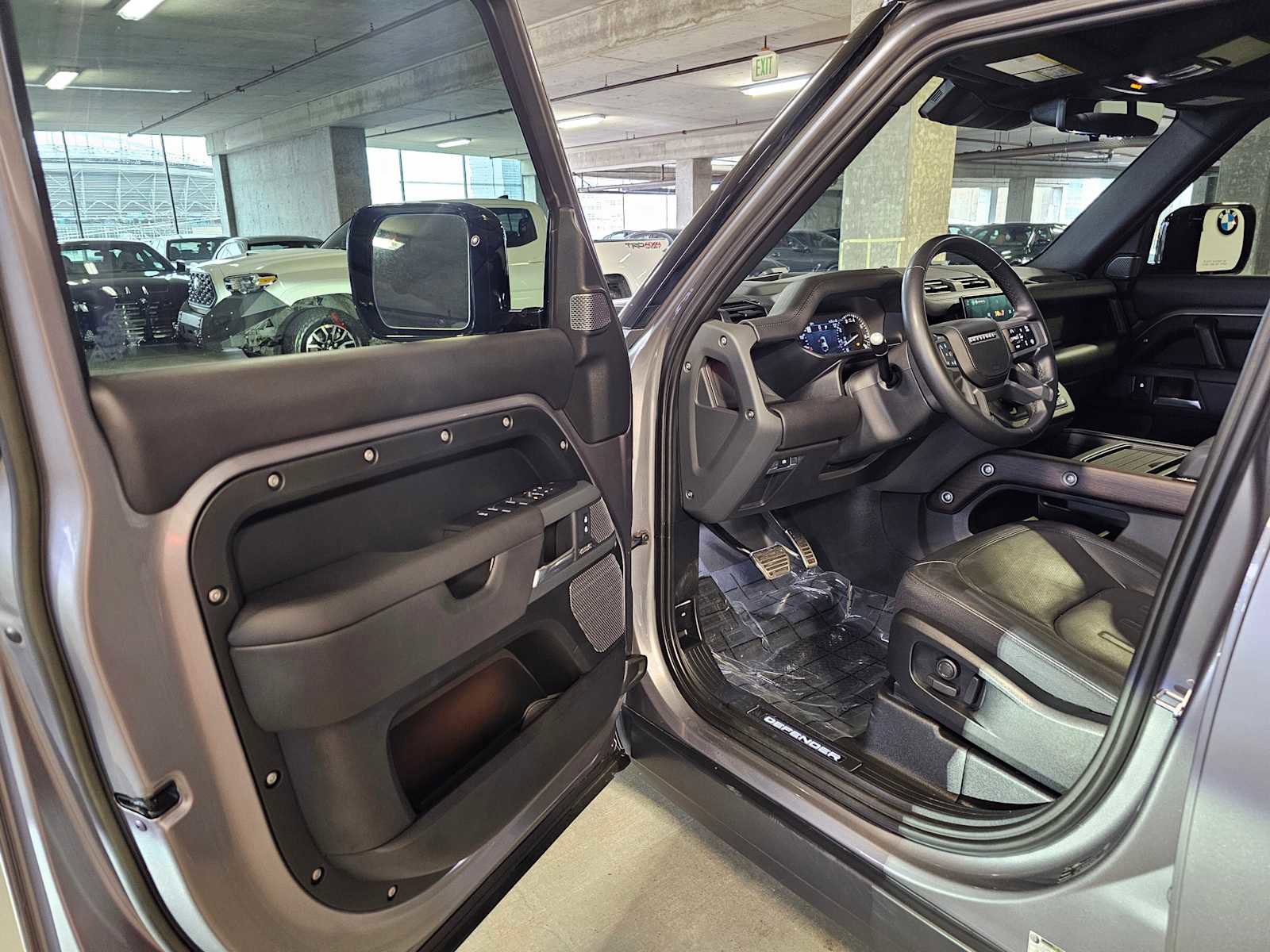 Used 2023 Land Rover Defender 110 X image 29