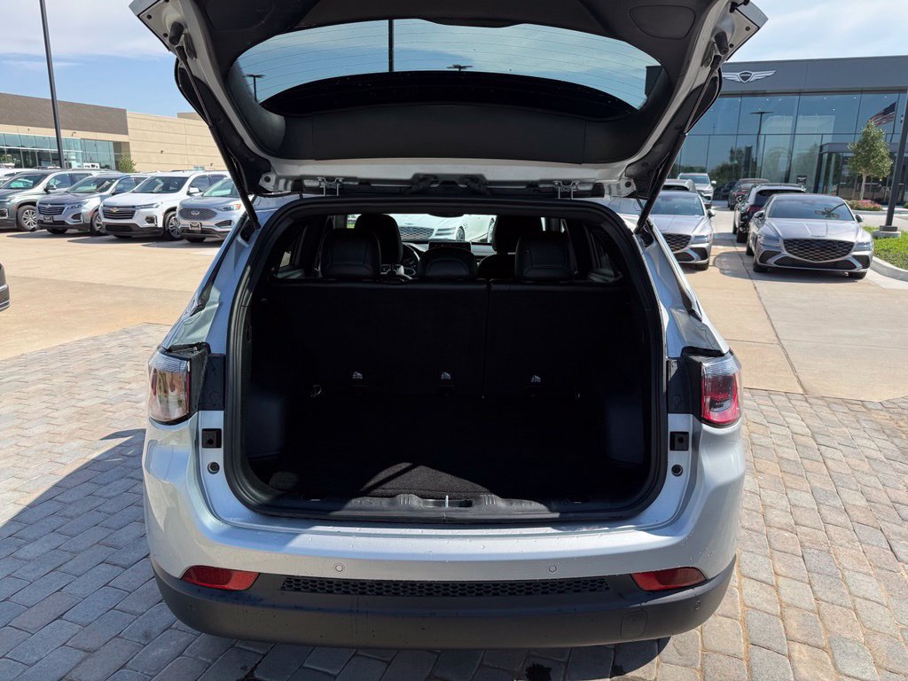 Used 2025 Jeep Compass Limited AWD/4WD image 20