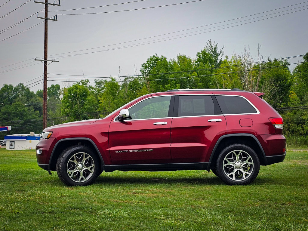 Used 2022 Jeep Grand Cherokee Limited w/ Tech Group AWD/4WD image 7