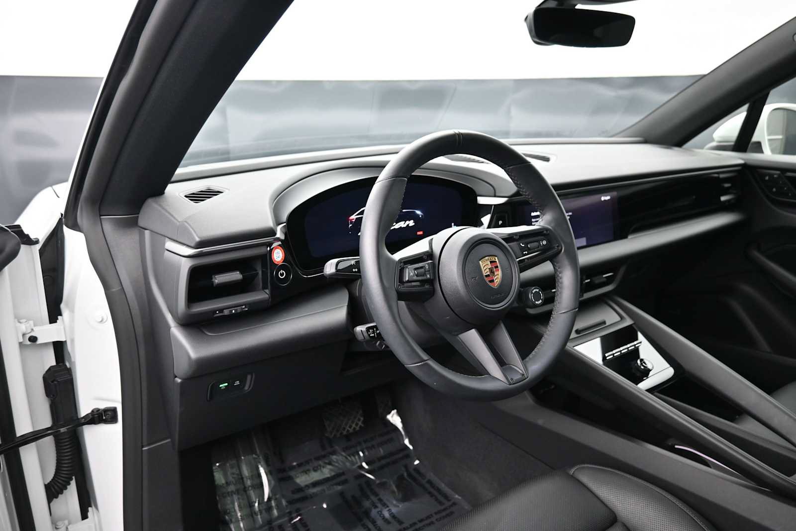 Certified 2025 Porsche Macan Electric RWD image 4
