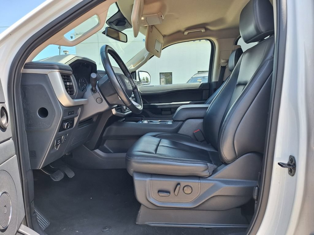 Used 2024 Ford Expedition XLT RWD image 14