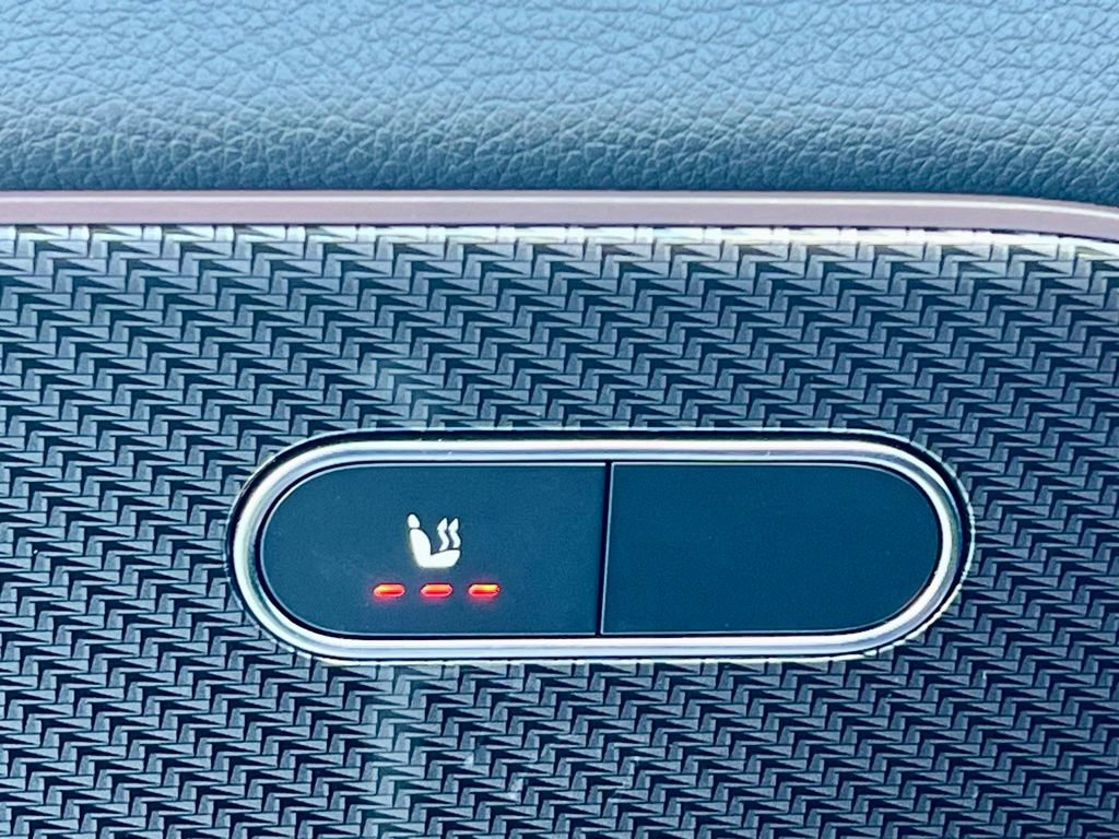 Certified 2022 Mercedes-Benz GLA 250 4MATIC image 36