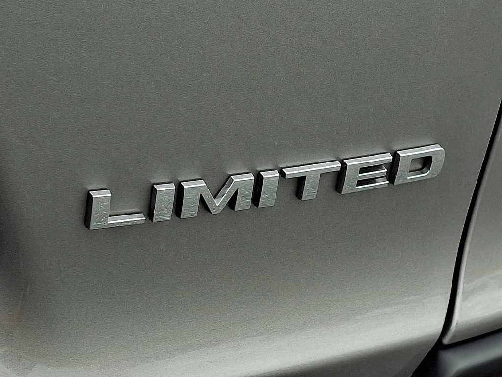 Used 2019 Jeep Cherokee Limited AWD/4WD image 34