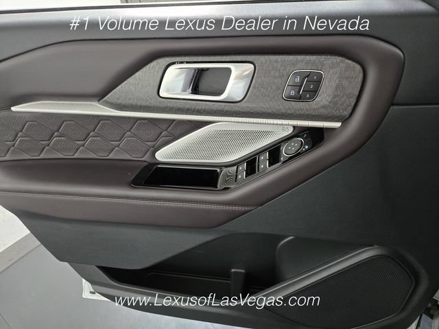 Used 2025 Ford Explorer Platinum w/ LUX Leather Package AWD/4WD image 28