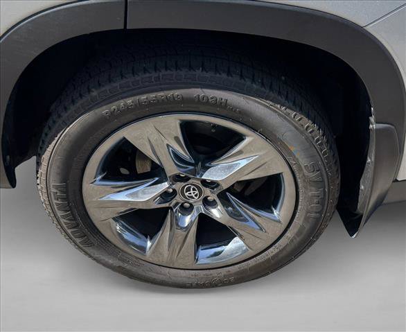 Certified 2018 Toyota Highlander Limited Platinum AWD/4WD image 9