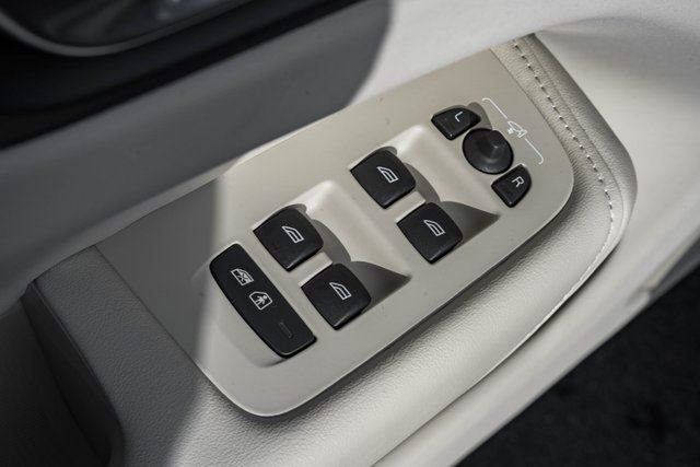 New 2026 Volvo XC60 B5 Ultra w/ Protection Package Premier image 39