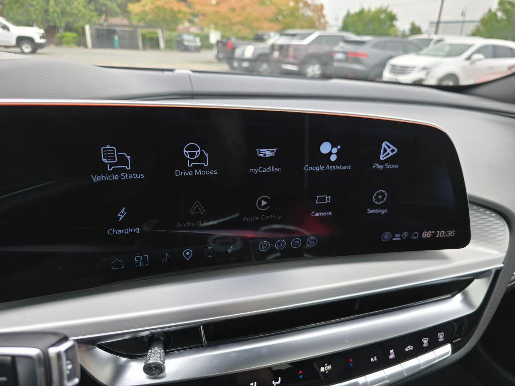 New 2026 Cadillac Lyriq V image 27