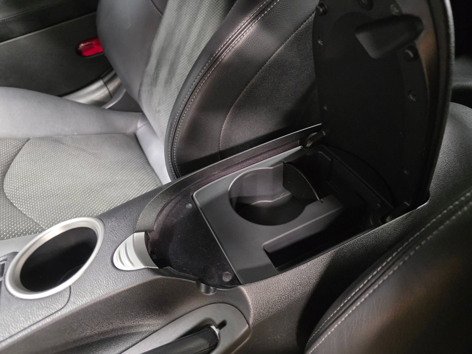 Used 2009 Nissan 370Z Touring w/ Sport Pkg RWD image 40