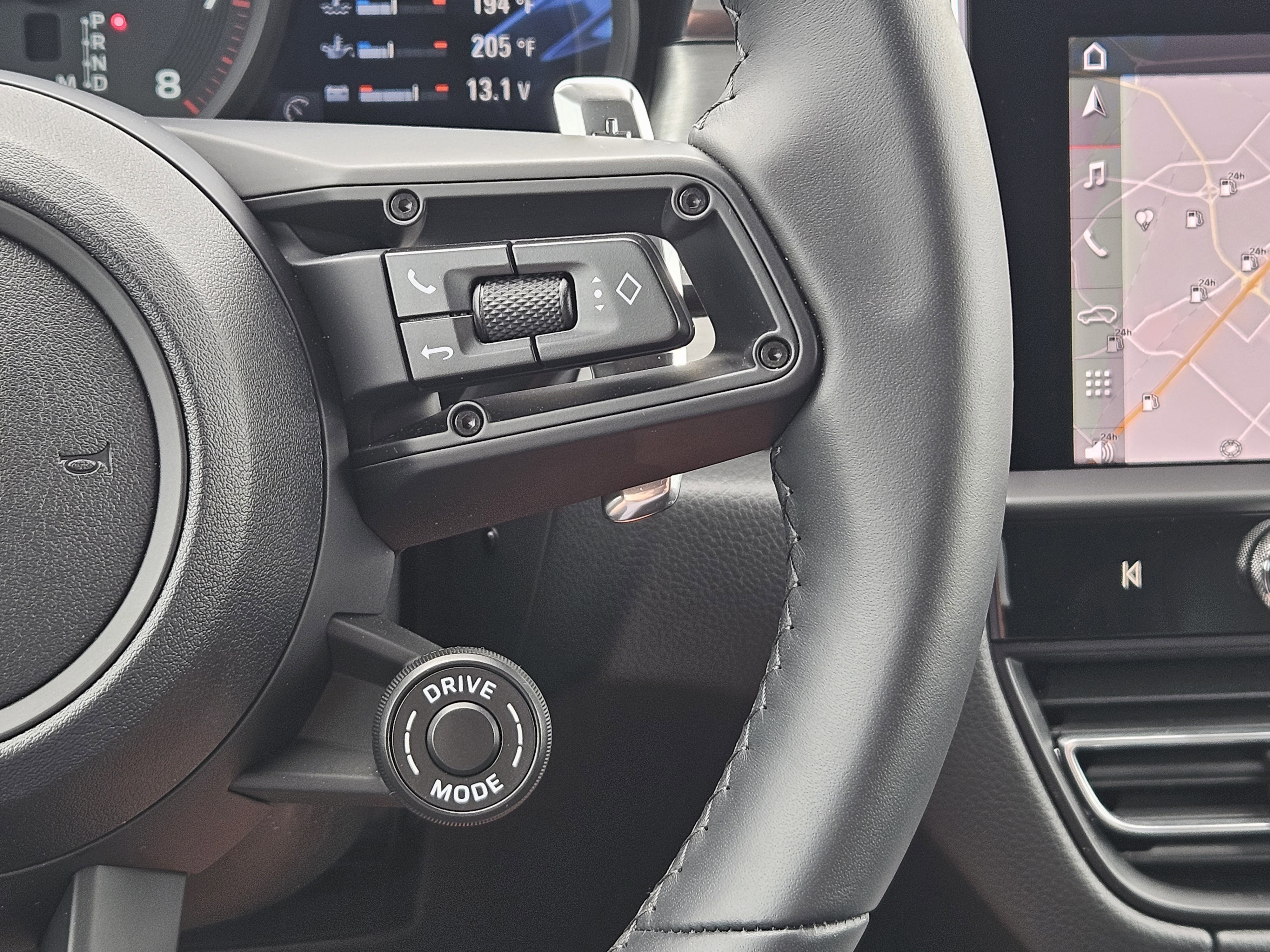 Certified 2026 Porsche Macan image 27