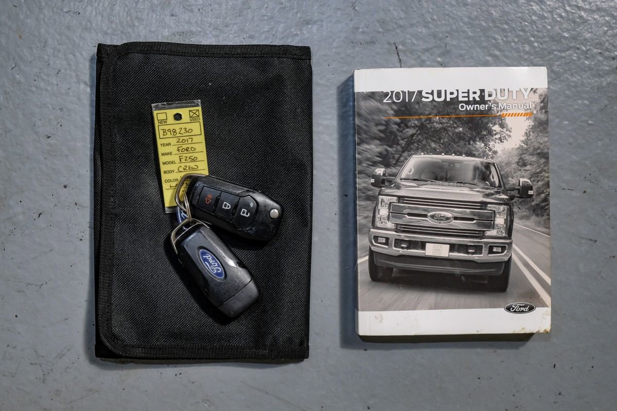 Used 2017 Ford F250 Lariat w/ Chrome Package image 58