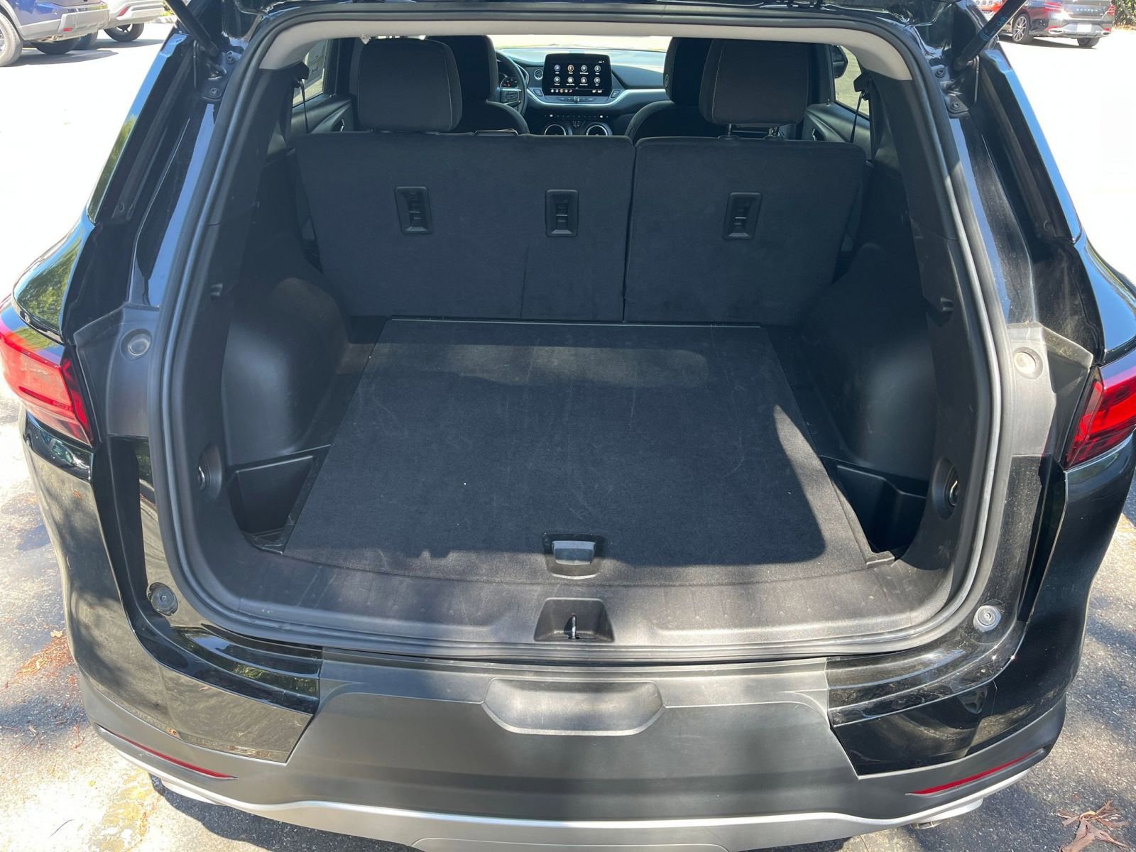 Used 2025 Chevrolet Blazer LT FWD image 32