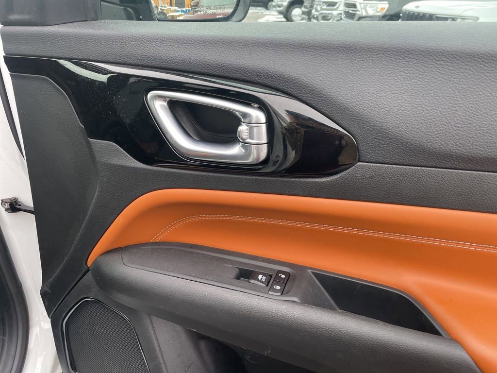 Used 2024 Jeep Compass Limited image 38