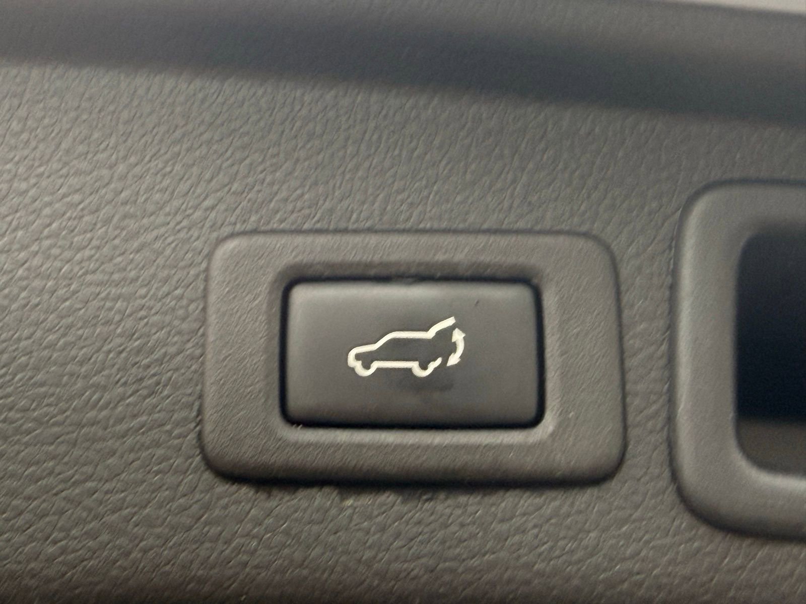 Used 2016 Subaru Forester 2.5i Limited image 13