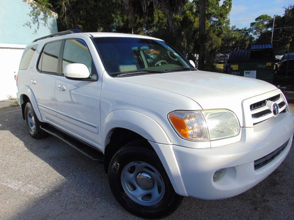 Used 2005 Toyota Sequoia SR5 image 4