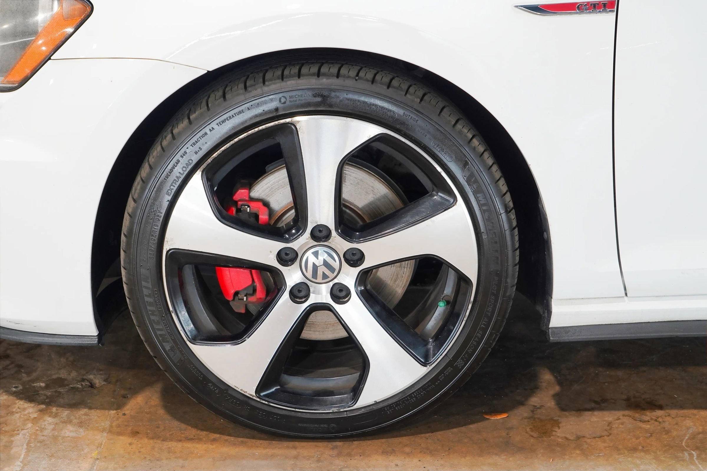 Used 2015 Volkswagen GTI S FWD image 60