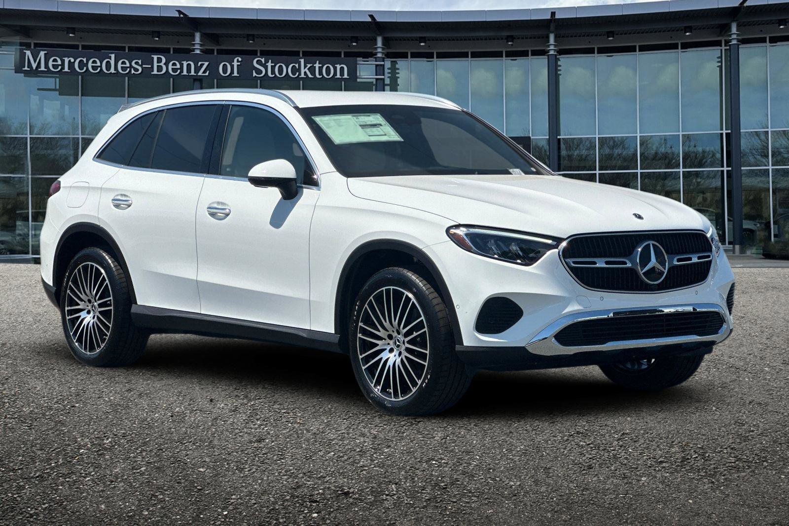 New 2025 Mercedes-Benz GLC 300 4MATIC