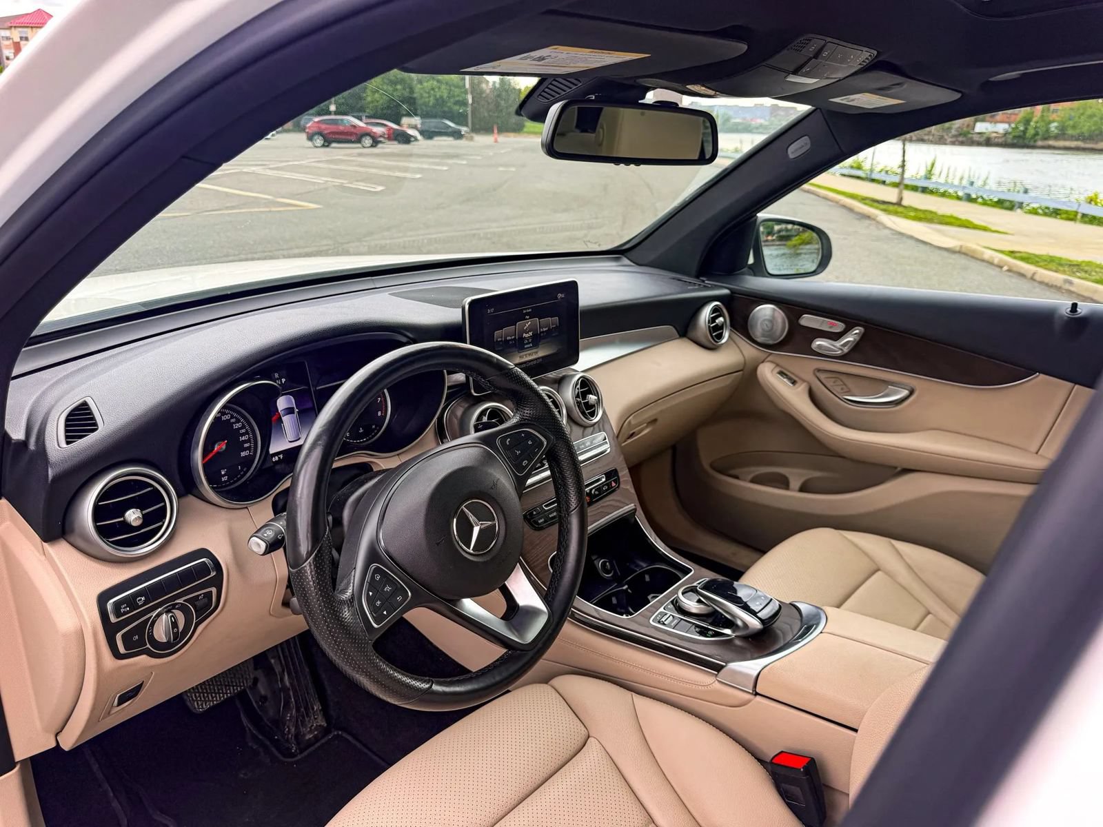 Used 2018 Mercedes-Benz GLC 300 4MATIC image 28