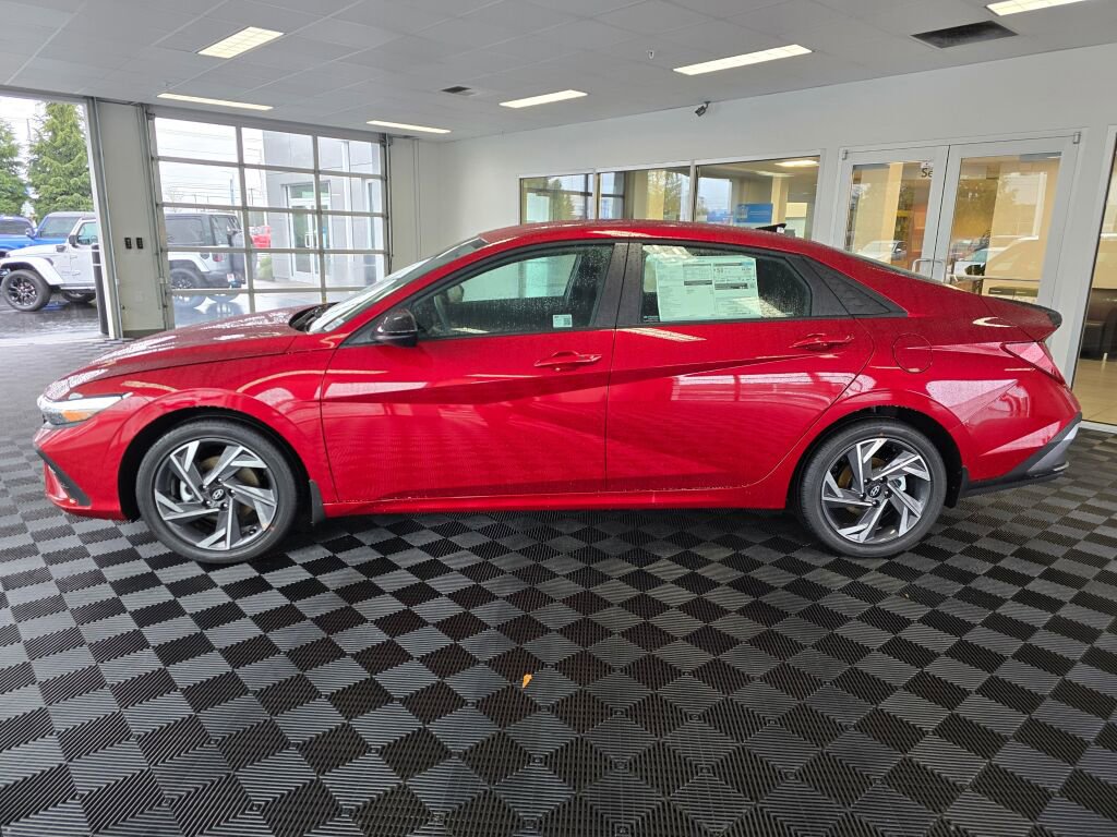 New 2025 Hyundai Elantra SEL image 7