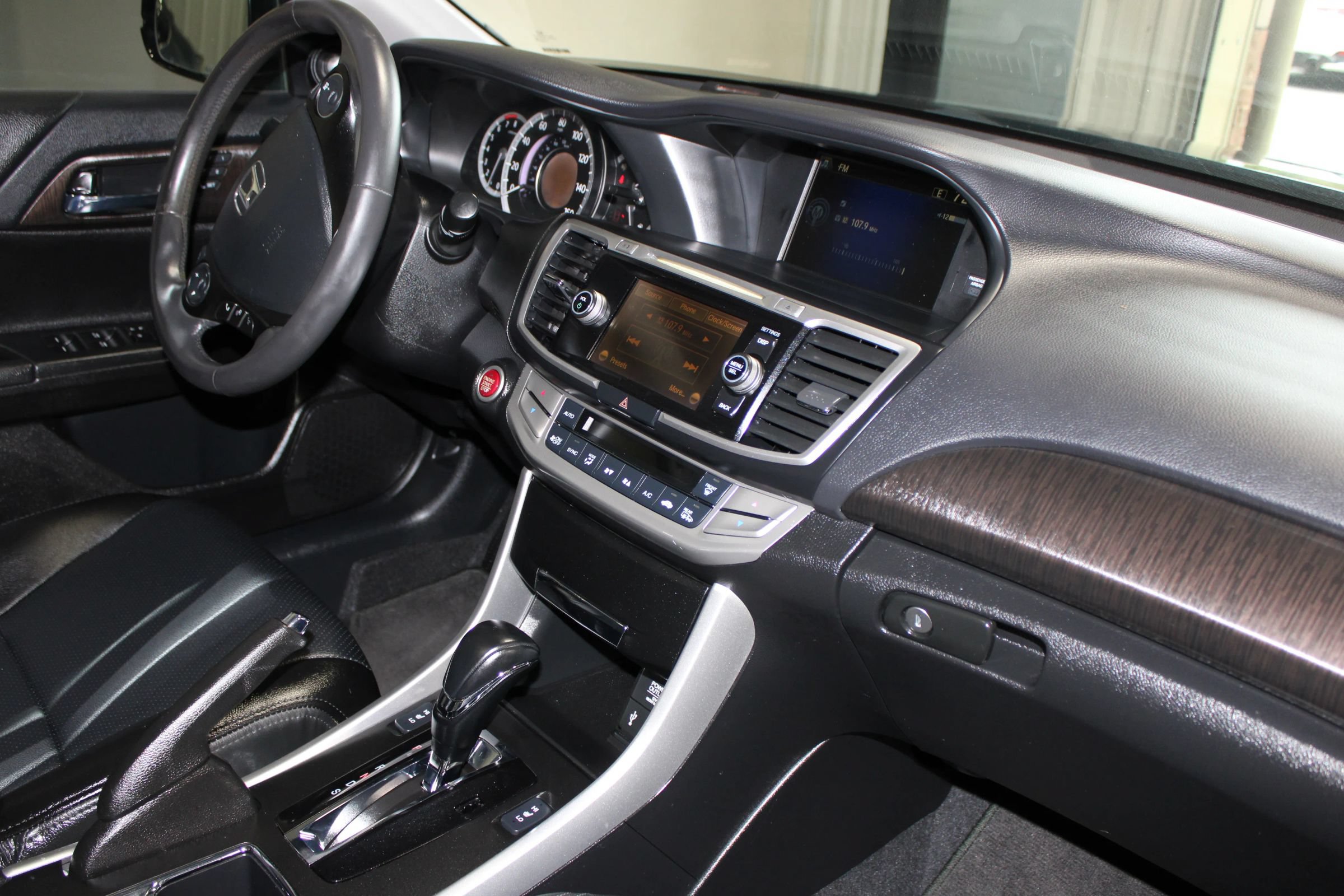 Used 2014 Honda Accord EX-L image 35